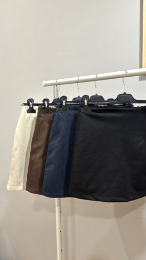 Saia-calção em veludo